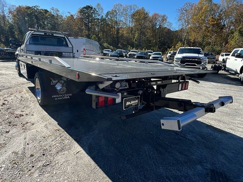 New 2025 RAM 5500 4x4 Regular Cab image 10