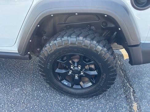 Used 2021 Jeep Wrangler Unlimited Sport AWD/4WD image 9