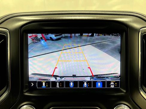 Used 2021 GMC Sierra 2500 AT4 w/ AT4 Premium Plus Package AWD/4WD image 11