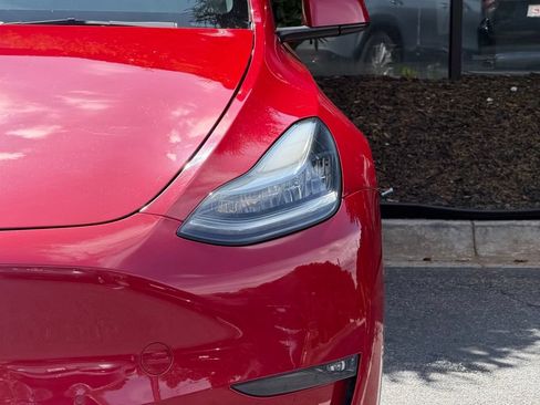 Used 2022 Tesla Model Y Long Range AWD/4WD image 5