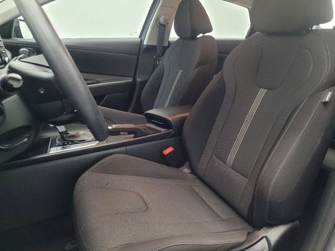 Used 2024 Hyundai Elantra SE image 17