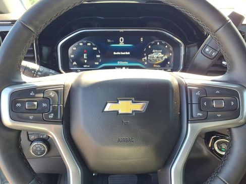 Used 2025 Chevrolet Silverado 2500 LT w/ Convenience Package AWD/4WD image 5