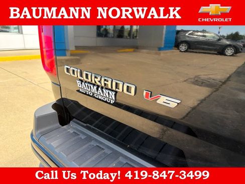 Used 2017 Chevrolet Colorado Z71 AWD/4WD image 15
