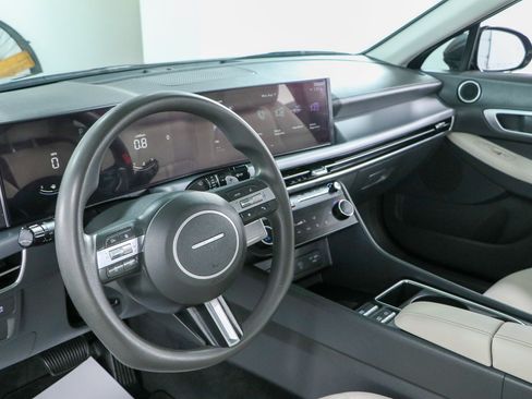 Used 2025 Hyundai Sonata SEL FWD image 22
