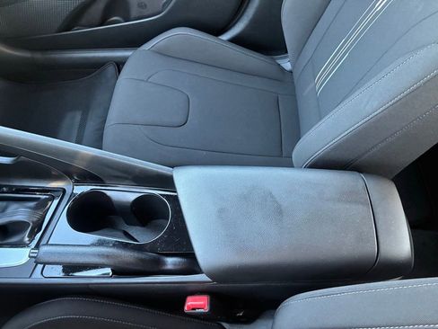 Used 2023 Hyundai Elantra SEL image 32