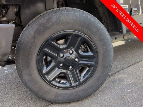 Used 2018 Jeep Wrangler Unlimited Sport w/ Connectivity Group image 28