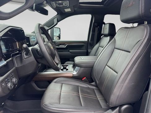 Used 2024 Chevrolet Silverado 2500 High Country w/ Z71 Off-Road Package image 9