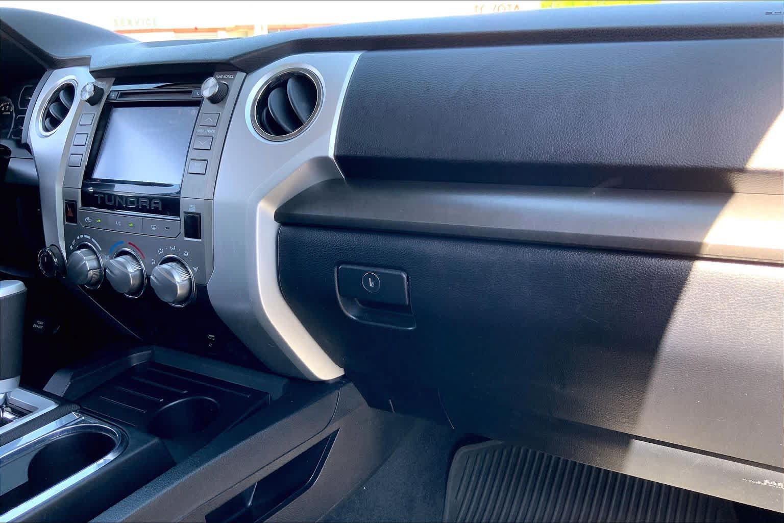Used 2019 Toyota Tundra SR5 w/ SR5 Upgrade Package AWD/4WD image 19