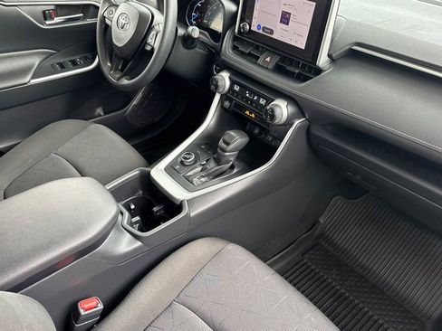 Certified 2025 Toyota RAV4 XLE AWD/4WD image 15