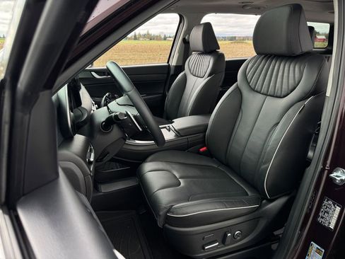 Used 2024 Hyundai Palisade Limited image 9