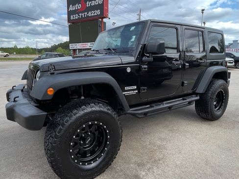 Used 2017 Jeep Wrangler Unlimited Sport w/ Quick Order Package 24S image 3