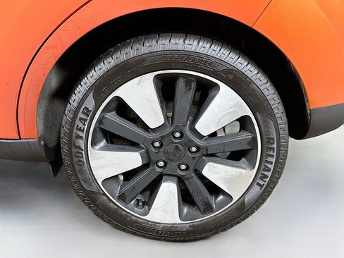 Used 2019 Kia Soul + image 28