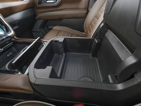 Used 2025 GMC Yukon Denali Ultimate w/ LPO, Floor Liner Package AWD/4WD image 30
