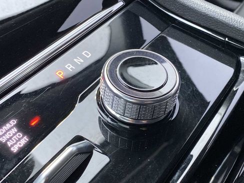 Certified 2023 Jeep Grand Cherokee Limited w/ Luxury Tech Group II image 19