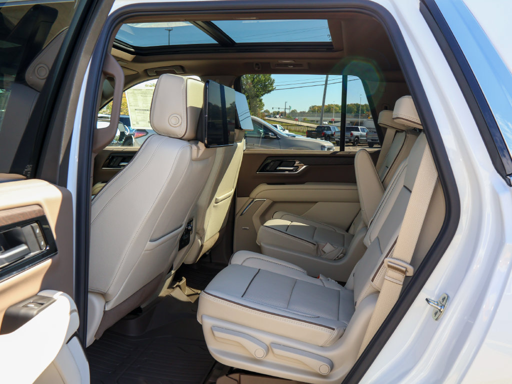 New 2026 GMC Yukon Denali w/ Advanced Technology Package AWD/4WD image 14