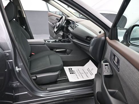 Used 2023 Nissan Rogue S image 25