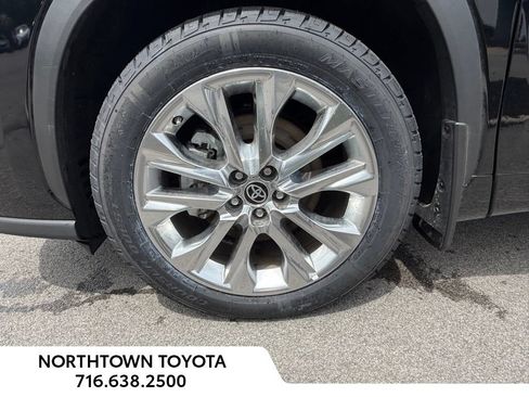 Used 2021 Toyota Highlander Limited AWD/4WD image 21
