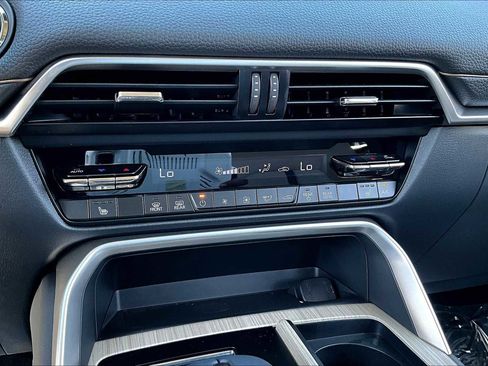 Used 2025 MAZDA CX-70 Plug-In Hybrid w/ Premium Pkg image 34