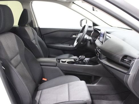 Used 2024 Nissan Rogue SV image 24