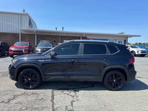 Used 2022 Volkswagen Taos SE AWD/4WD image 3