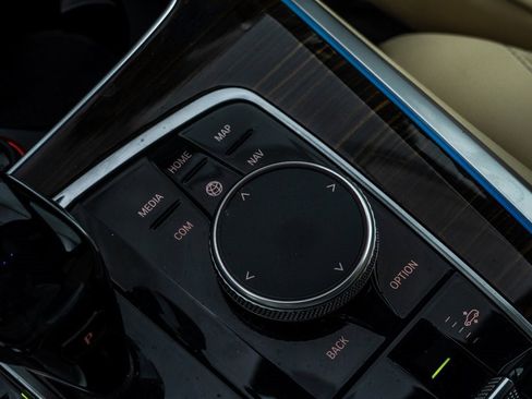 Used 2021 BMW X5 xDrive45e w/ Premium Package image 21