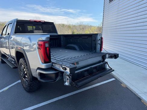 Used 2025 GMC Sierra 2500 Denali Ultimate image 19