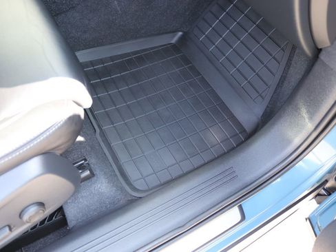 Used 2023 Volvo XC40 B5 Ultimate w/ Protection Package Premier image 33