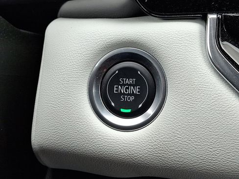 Used 2024 GMC Canyon AT4X image 25