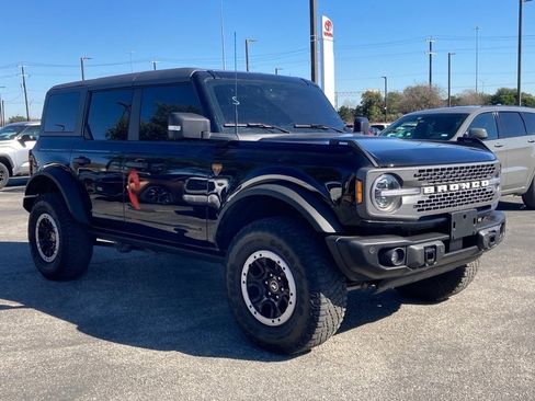 Used 2023 Ford Bronco Badlands w/ Sasquatch Package image 3