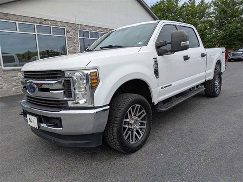 Used 2019 Ford F250 XLT AWD/4WD image 2