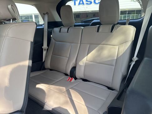 Used 2022 Ford Explorer XLT w/ Equipment Group 202A AWD/4WD image 27