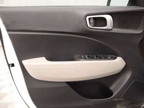 Used 2026 Hyundai Venue SEL FWD image 16