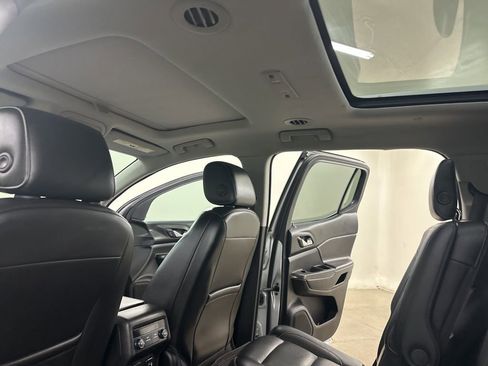 Used 2018 GMC Acadia SLT image 27