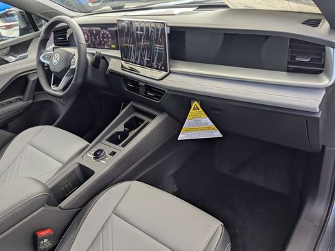 New 2026 Volkswagen Tiguan SE R-Line AWD/4WD image 36