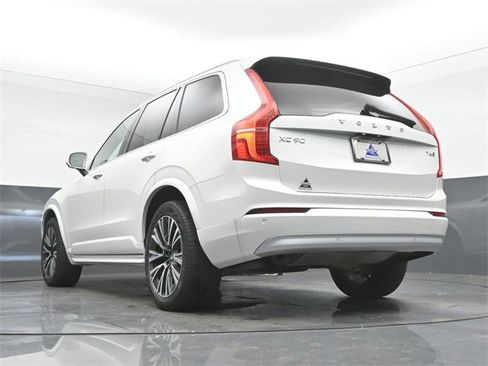Used 2022 Volvo XC90 T6 Momentum w/ Climate Package image 42