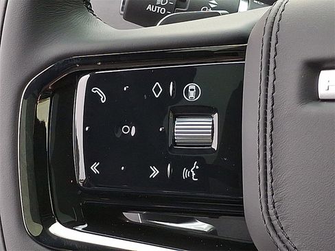 New 2026 Land Rover Range Rover Velar Dynamic SE image 12