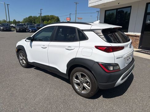 Used 2023 Hyundai Kona SEL w/ Convenience Package image 5