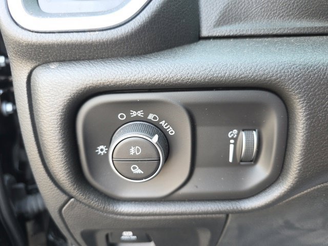 Used 2025 RAM 1500 Big Horn AWD/4WD image 17