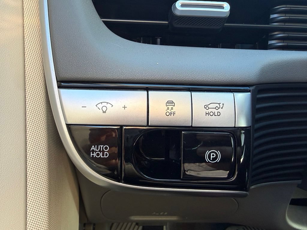 Certified 2024 Hyundai Ioniq 5 Limited AWD/4WD image 32
