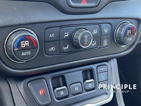 Used 2020 GMC Terrain Denali w/ Denali Premium Package image 24