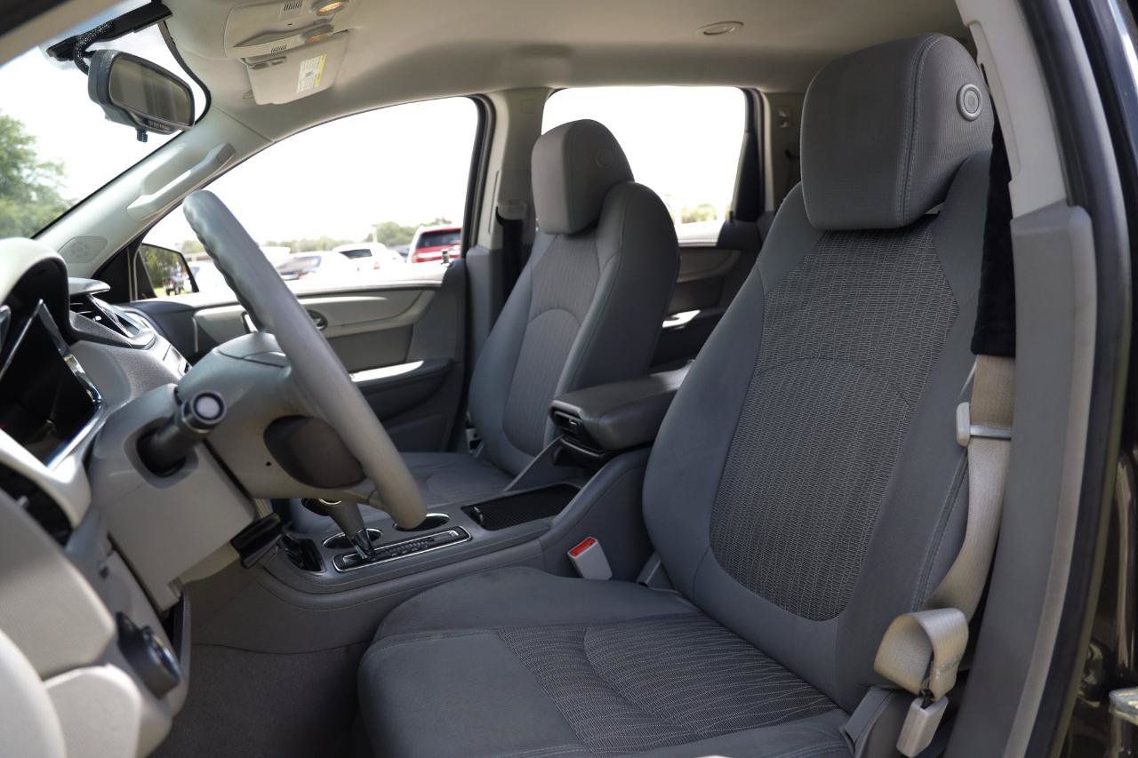 Used 2017 Chevrolet Traverse LS FWD image 6