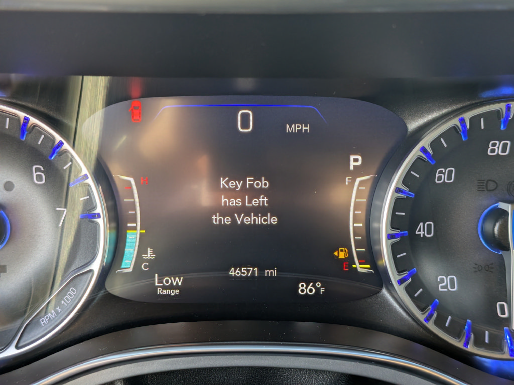 Used 2025 Chrysler Pacifica Limited FWD image 36