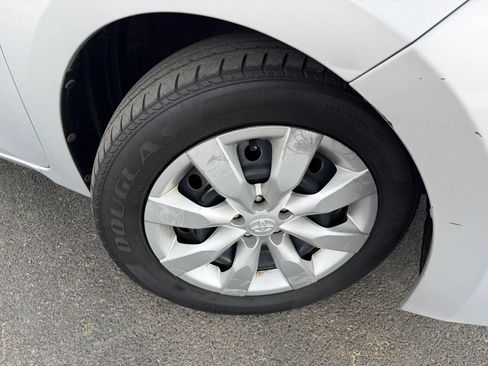 Used 2015 Toyota Corolla LE FWD image 44