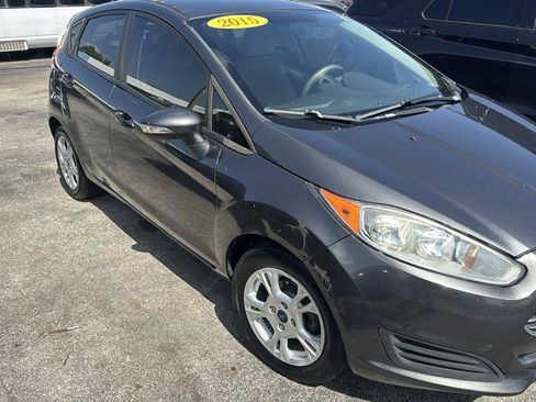 Used 2015 Ford Fiesta SE FWD image 3