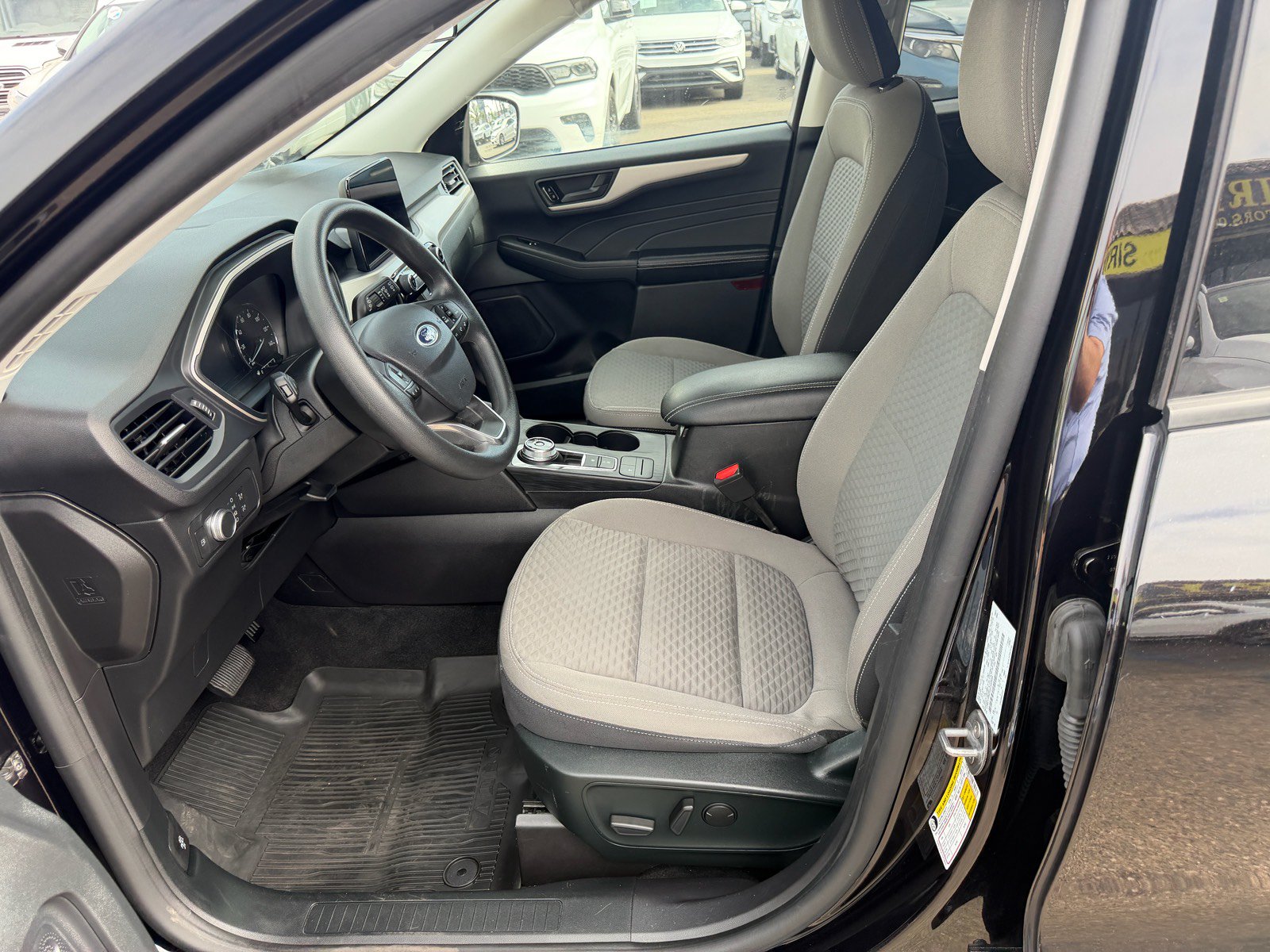 Used 2022 Ford Escape SE FWD image 18