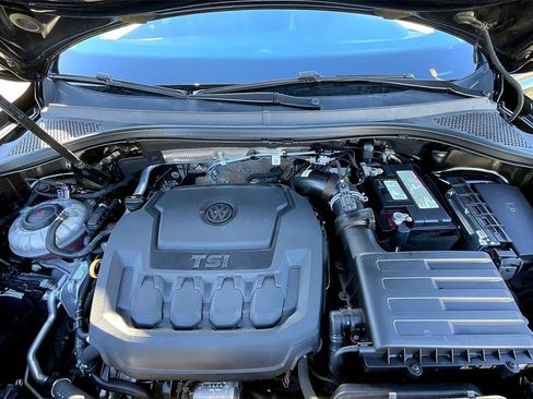 Used 2022 Volkswagen Tiguan SE image 10