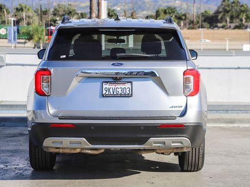 Used 2024 Ford Explorer XLT w/ Equipment Group 202A image 9