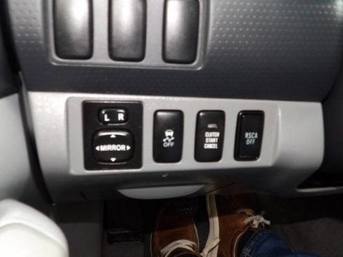 Used 2010 Toyota Tacoma 4x4 Access Cab image 17