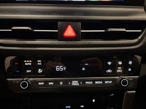 Used 2024 Kia Seltos EX AWD/4WD image 19