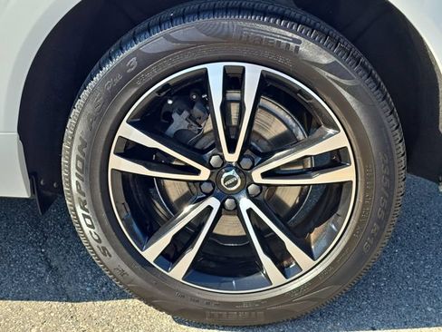 Used 2020 Volvo XC60 T6 Momentum AWD/4WD image 34